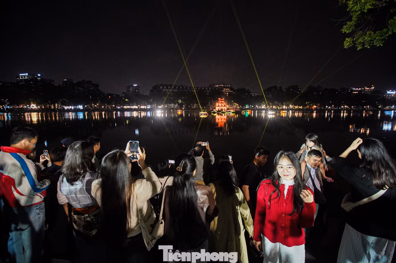 tp-ho-guom-anh-13.jpg