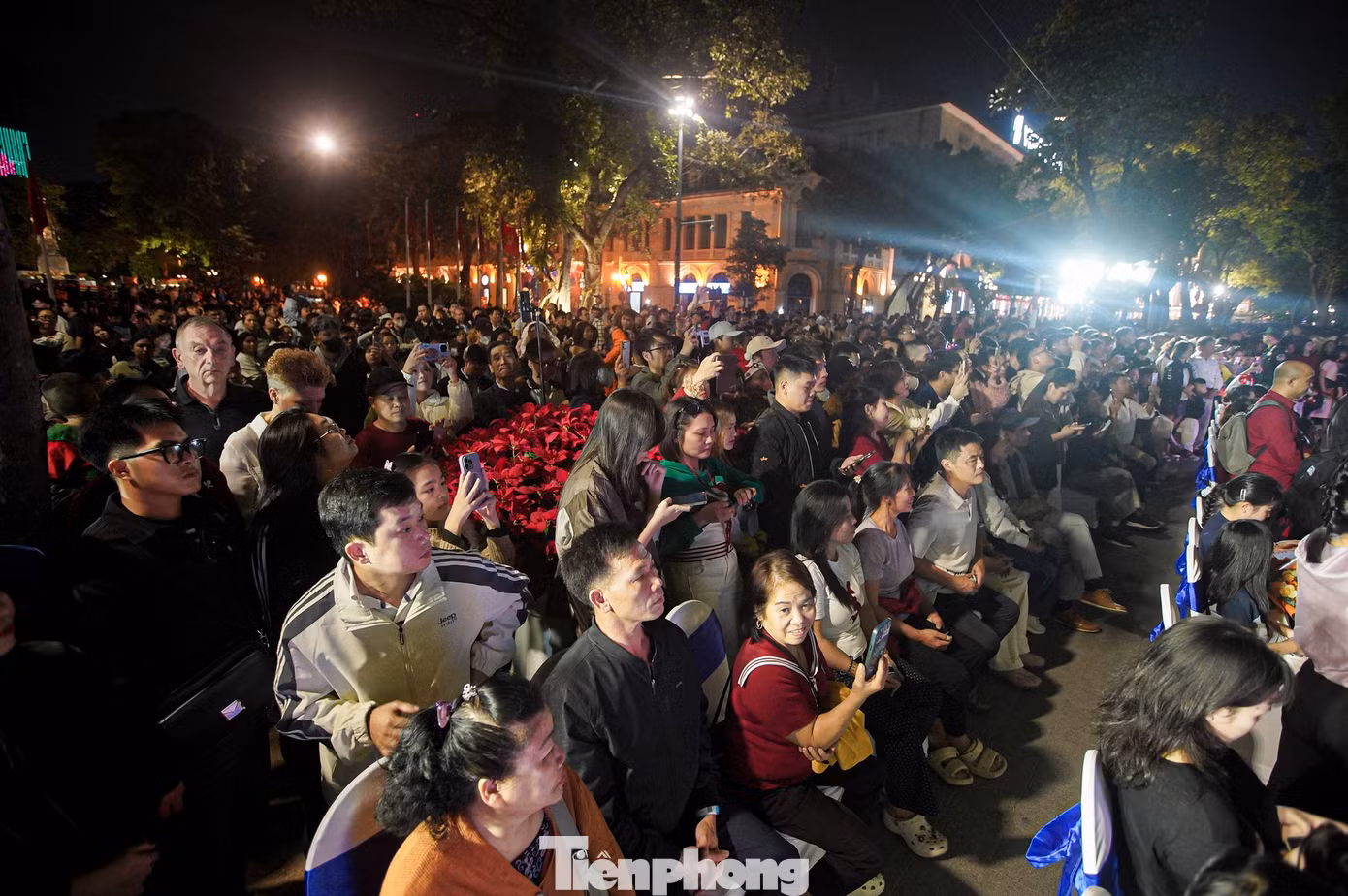 tp-ho-guom-anh-2.jpg