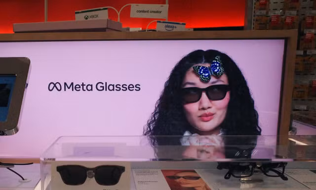 Kính Ray-Ban của Meta được trưng bày tại New York (Mỹ) 