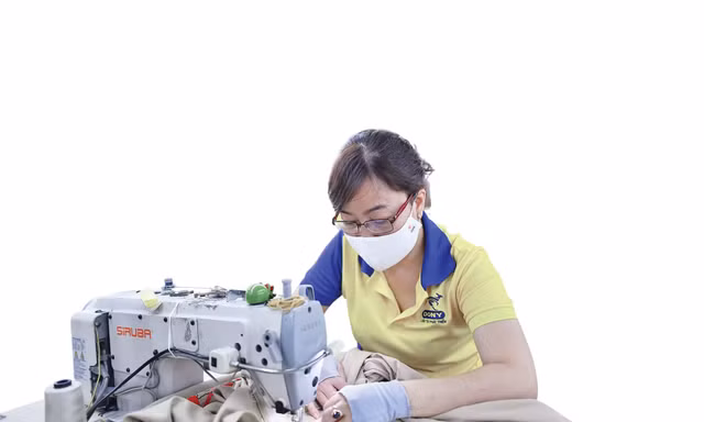 Công ty May mặc Dony đến trực tiếp các quốc gia gặp đối tác, tham gia nhiều hội chợ xúc tiến thương mại để tìm đơn hàng