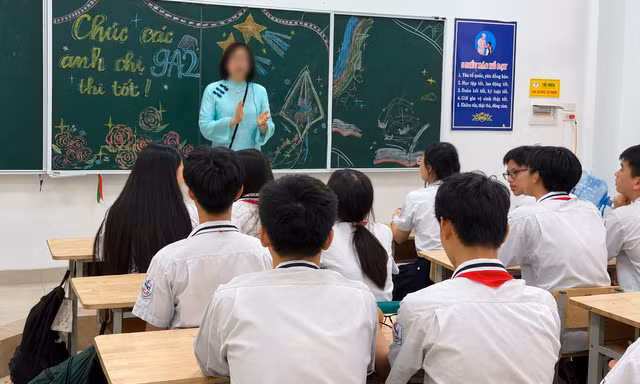 Chuyên gia đặt câu hỏi vì sao học sinh học ngày 2 buổi ở trường vẫn chưa đủ kiến thức?Ảnh: Hà Linh