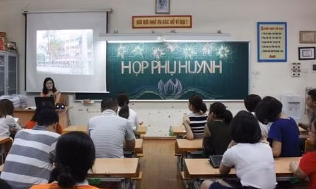Tại buổi họp phụ huynh đầu năm học, thay vì trao đổi về cách thức giáo dục, các vấn đề liên quan đến con trẻ thì chuyện thu tiền chiếm thời lượng không nhỏ. (ảnh mang tính minh họa) Nguồn: Chinhphu.vn 