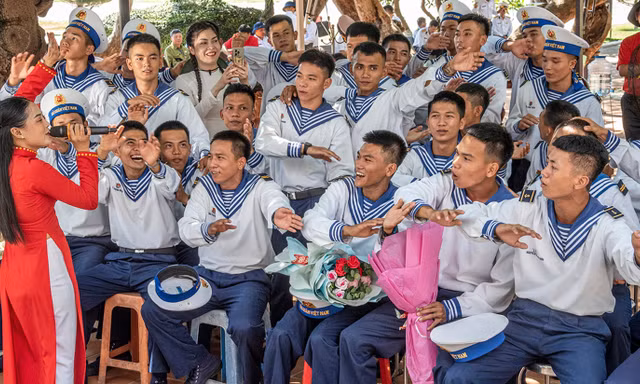 Lính Biên phòng ở đảo Trường Sa Lớn Ảnh: Lê Văn Chương