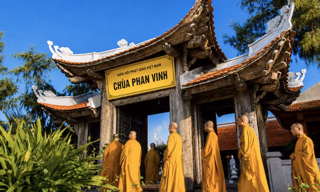 Chùa và đảo được đặt tên Anh hùng Liệt sĩ Nguyễn Phan Vinh Ảnh: Minh Đức