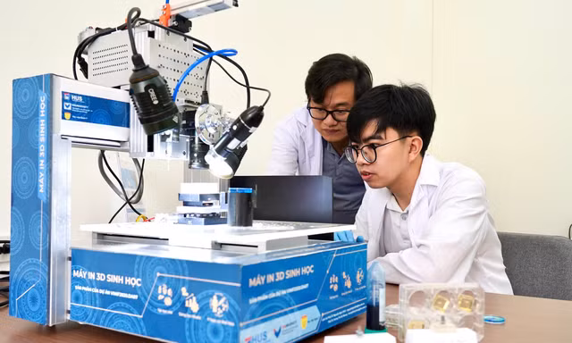 Trong phòng Lab của Trường ĐH Khoa học Tự nhiên, ĐH Quốc gia Hà Nội Ảnh: NTCC