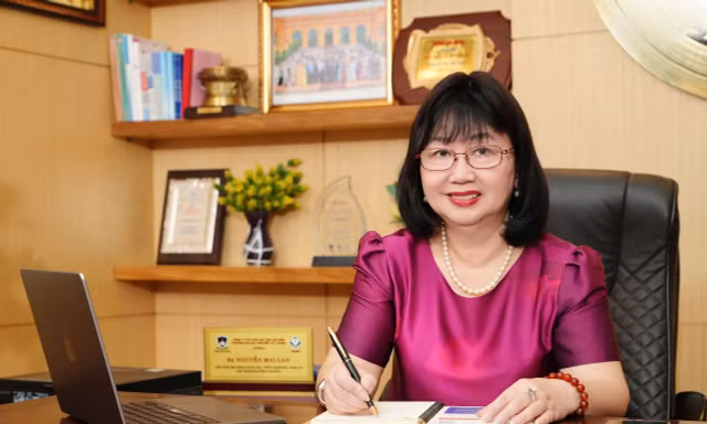 TS Nguyễn Mai Lan nhận Giải thưởng Nguyễn Thị Sen