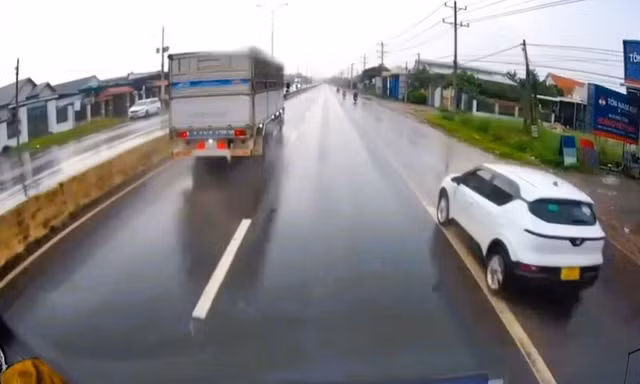 Xử lý nhiều tài xế vi phạm từ hình ảnh người dân cung cấp 