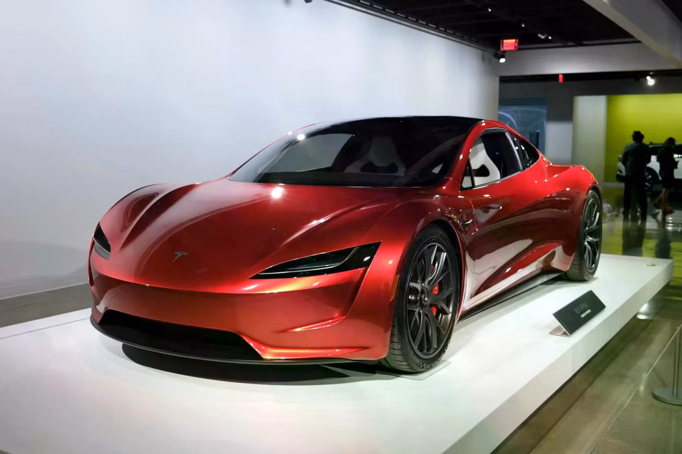 Tesla Roadster thế hệ mới đã lỡ hẹn nhiều lần với khách hàng. Trước đó, các nguồn tin nội bộ cho biết mẫu EV hiệu năng cao này có thể ra mắt ngay trong tháng 8/2026.