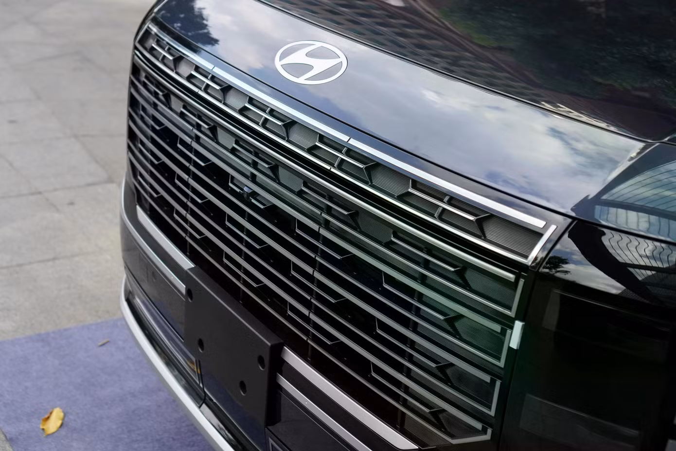 Lưới tản nhiệt họa tiết kim cương trên Palisade hybrid.