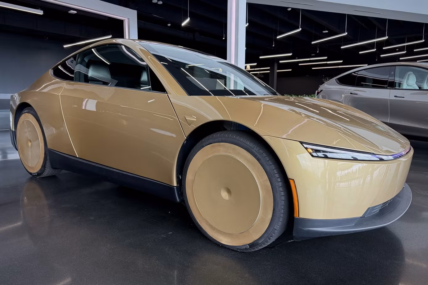 Công nghệ động cơ mới được sử dụng trên Tesla Cybercab được xem là một thành tựu kỹ thuật đáng chú ý trong bối cảnh ngành công nghiệp EV tìm cách giảm chi phí và hạn chế phụ thuộc vào đất hiếm.