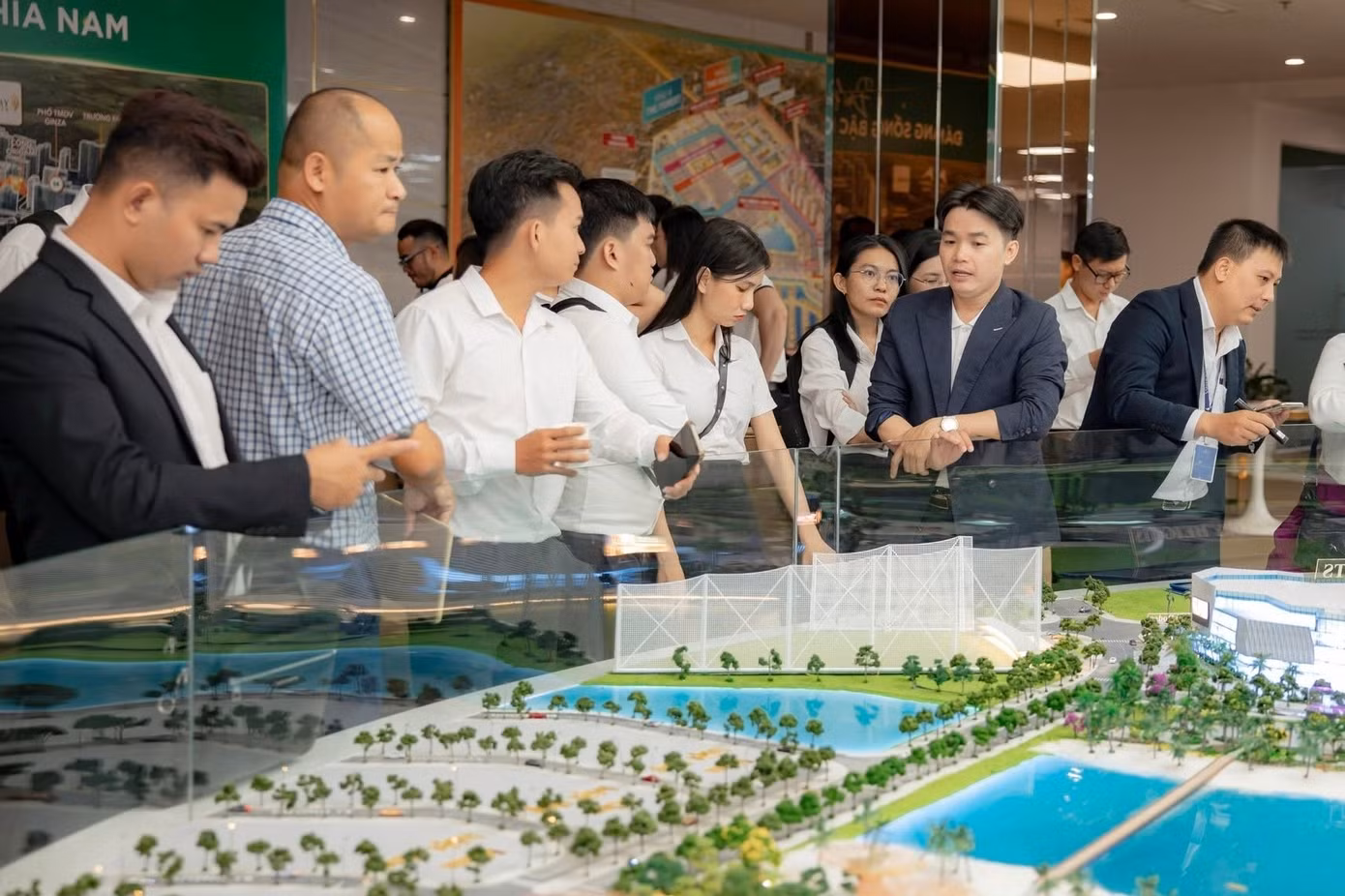 Trên thị trường đã xuất hiện những người có sẵn tiền mặt chủ động tìm kiếm bất động sản "hàng tốt giá tốt".
