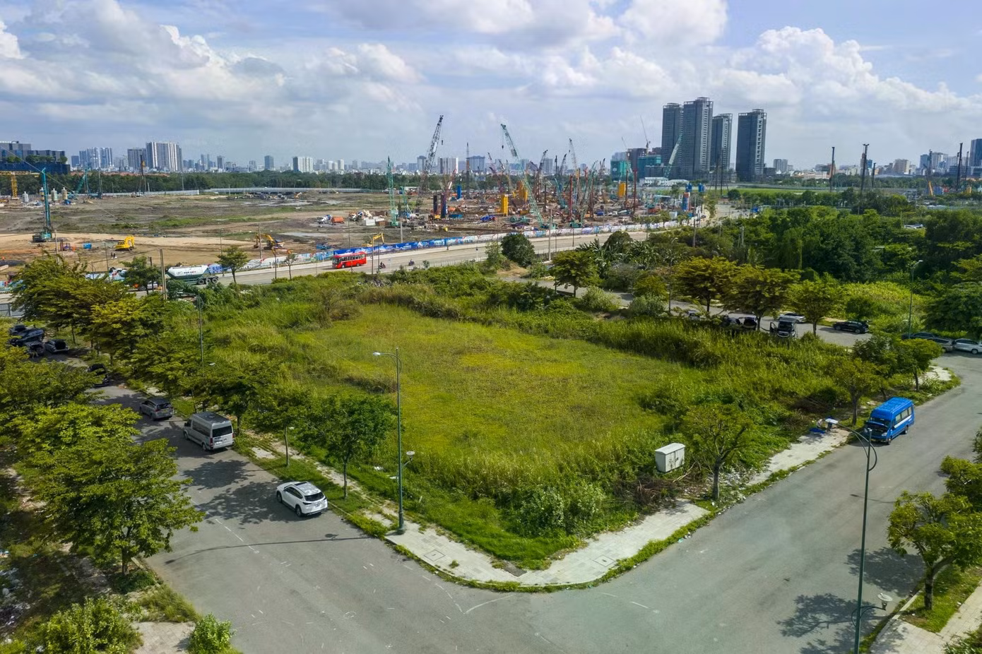 Trong ảnh là lô 1.K3.4.HH (trước đây là lô 3-5) đã được thành phố phê duyệt phương án đấu giá. Khu đất rộng 6.446 m2, giá khởi điểm dự kiến hơn 1.901 tỷ đồng.