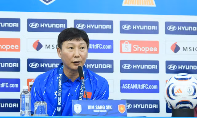 Trực tiếp HLV Kim Sang-sik trả lời họp báo sau trận bán kết lượt về ASEAN Cup 2026