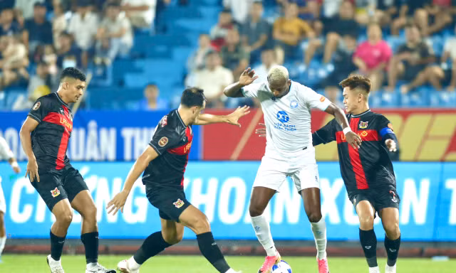 V.League liệu có nổ ra 'bong bóng' ngoại binh?