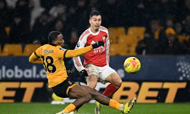 HIGHLIGHTS: Arsenal trượt chân trên sân đội cuối bảng Wolves, ngôi đầu lung lay 