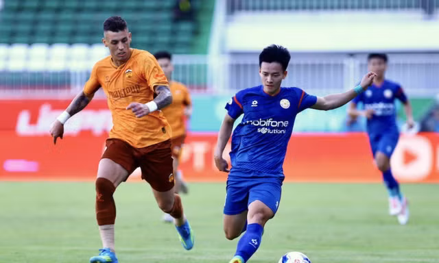 HAGL dùng đội hình khá lạ trong trận thua PVF-CAND tại Pleiku 