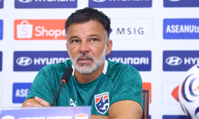 Ông Anthony Hudson nói gì sau trận chung kết với đội tuyển Việt Nam?