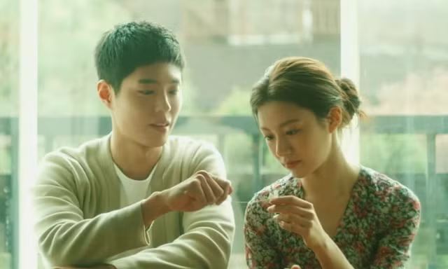 Đâu chỉ IU, Go Youn Jung đã sánh đôi với 2 "chìu ông" Khi Cuộc Đời Cho Bạn Quả Quýt