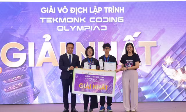 Chung kết VSAR 2025-2026: Lộ diện Quán quân giải Vô địch Tekmonk Coding Olympiad