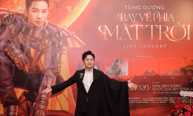 Tùng Dương quyết làm siêu concert, Phùng Khánh Linh - Grey D chưa là "sít-rịt" duy nhất