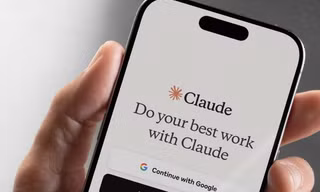 AI Claude có thể chủ động kết thúc cuộc trò chuyện với người dùng có hành vi ngược đãi kéo dài