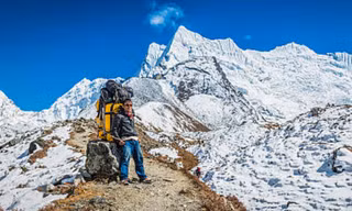 sông băng ở Himalaya mang ý nghĩa linh thiêng với nhiều cộng đồng địa phương. 