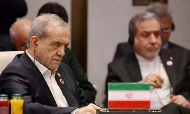 Tổng thống Iran thừa nhận đời sống người dân khó khăn, cảnh báo nguy cơ bất ổn