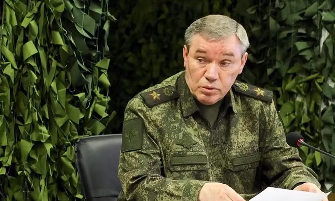 Nga tấn công tổng lực, Ukraine mất thành trì quan trọng ở Donbass 