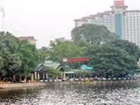 Công ty bánh tôm Hồ Tây nếu chỉ đem bán đất ít nhất cũng được trên 10 tỉ đồng. Trong khi định giá để cổ phần hóa chỉ có... 850 triệu đồng!