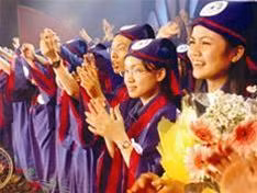Một lễ tuyên dương các thủ khoa tại Hà Nội. Ảnh : Phạm Yên