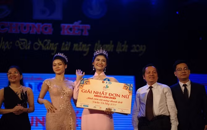 Lộ diện tân Mr & Miss Đại học Đà Nẵng 2019
