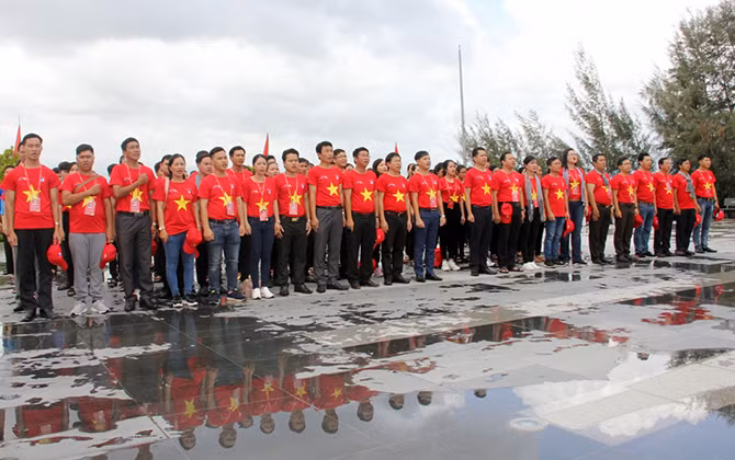 Thanh niên Khánh Hòa truyền lửa tình yêu quê hương, biển đảo
