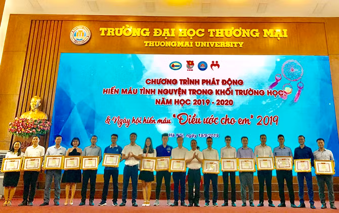 Phát động hiến máu trong khối trường học thủ đô trong năm học mới