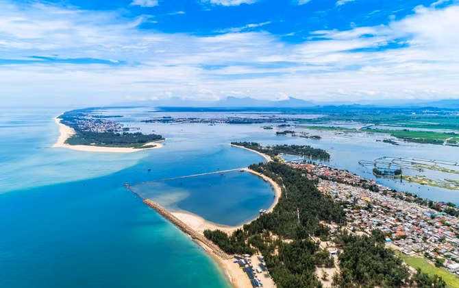 Du Xuân trên sóng nước đầm phá