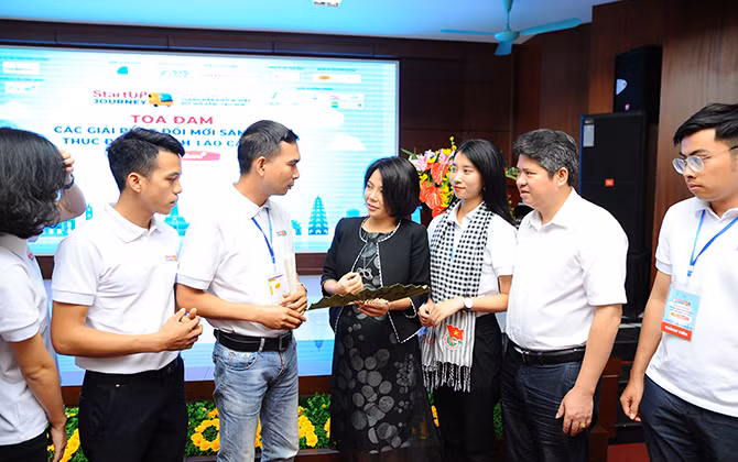 Thanh niên tìm giải pháp đổi mới thúc đẩy du lịch Lào Cai