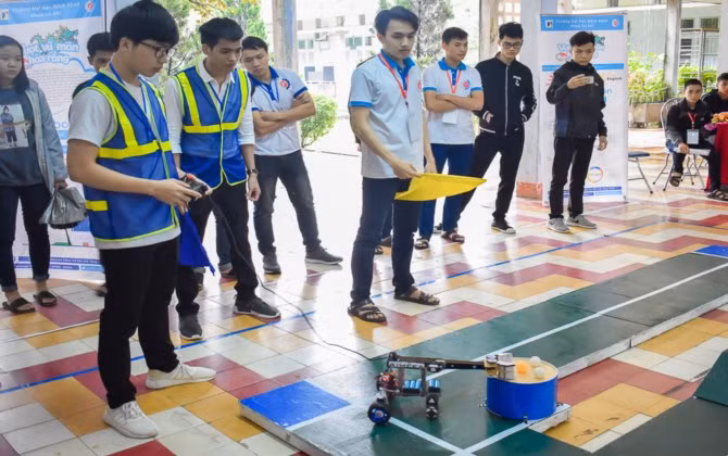ĐH Bách Khoa Đà Nẵng: Hấp dẫn với Chung kết Mini Robocon 2019