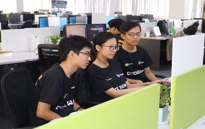 Ba học sinh THPT chiến thắng Code War Cần Thơ 2019