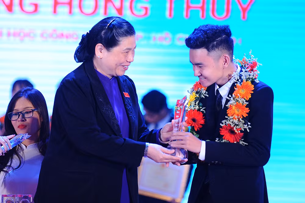 Vinh danh 190 Sinh viên 5 tốt cấp Trung ương