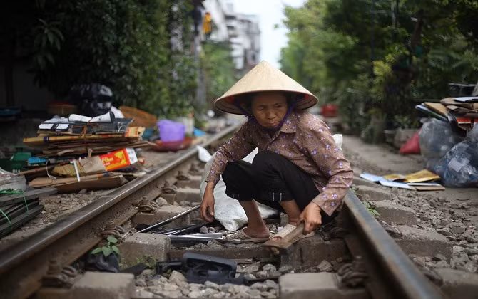 Cuộc sống bình dị ở xóm đường tàu phố Phùng Hưng