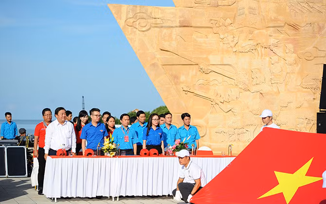 Người trẻ gửi thông điệp Yêu Tổ quốc từ đất mũi