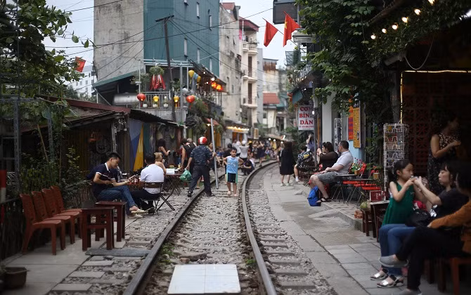 Cuộc sống bình dị ở xóm đường tàu phố Phùng Hưng