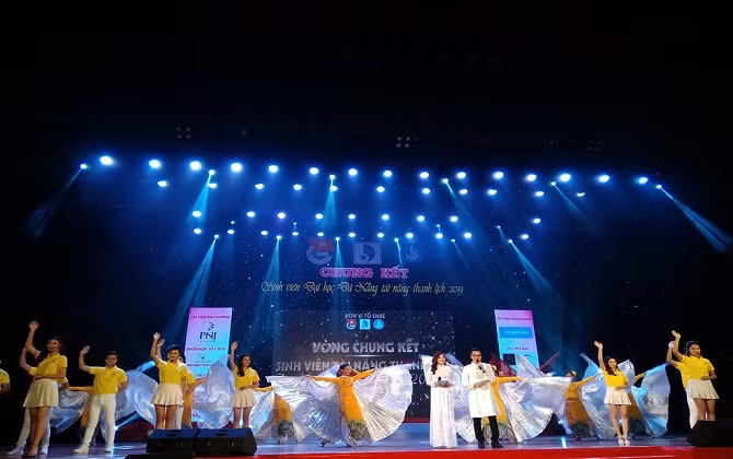 Lộ diện tân Mr & Miss Đại học Đà Nẵng 2019