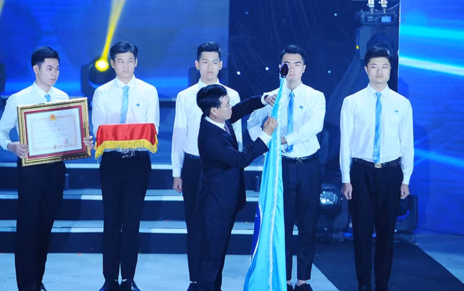 Hội Sinh viên Việt Nam đón nhận Huân chương Độc lập hạng nhất lần 2