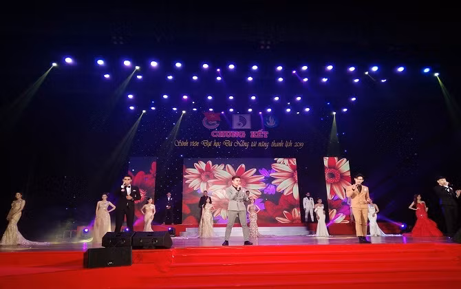 Lộ diện tân Mr & Miss Đại học Đà Nẵng 2019