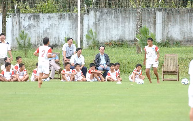 Đôi chân trần và đôi hài thủy tinh…