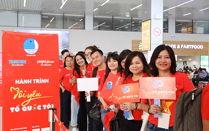Cùng trải nguyện trên chuyến bay “Tôi yêu Tổ quốc tôi”