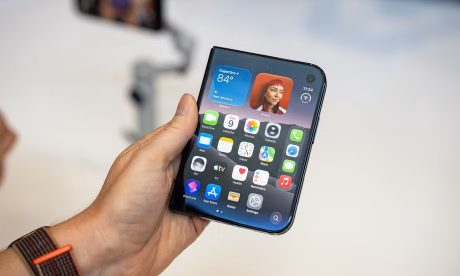 TP NOW: Cận cảnh chiếc điện thoại iPhone đắt nhất lịch sử