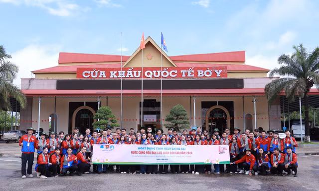 Những dấu ấn đầu tiên của các chiến sĩ tình nguyện TP.HCM tại nước bạn Lào