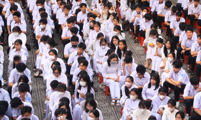 Trước ngày tựu trường, học sinh đang cài đặt lại "chế độ đi học” như thế nào?