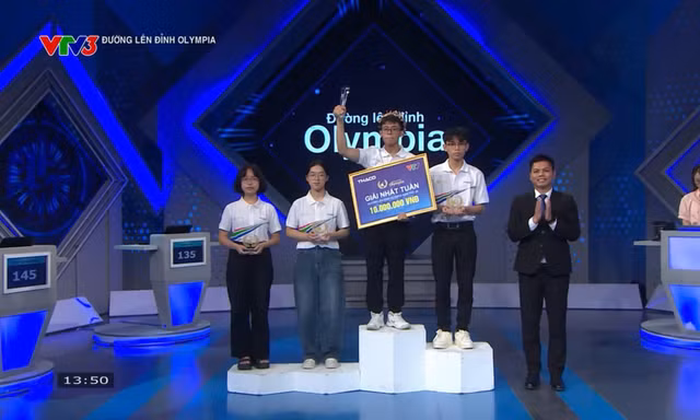 Nam sinh trường THPT Tân Lạc giành vòng nguyệt quế cuộc thi Tuần Olympia 26 